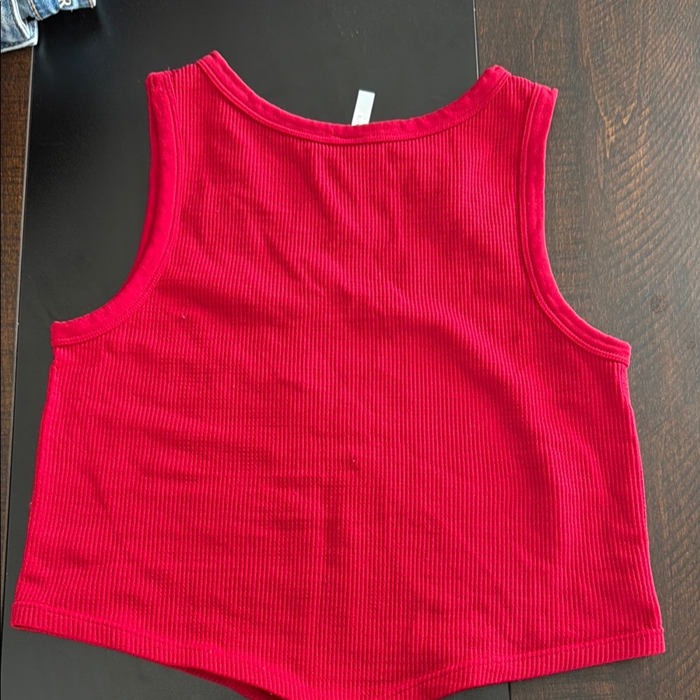 Red Ribbed Cropped Tank Top - Picture 3 of 3